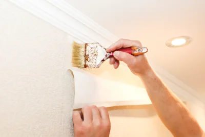 Pose de papier peint à Nernier — revêtements muraux et toiles de verre